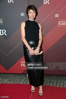 Julia Koschitz feet photo 5