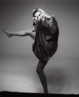 Julia Kuczynska feet photo 3