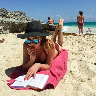 Julia Kuczynska feet photo 1