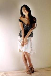 Julia Ling feet photo 3
