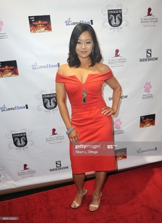 Julia Ling feet photo 15