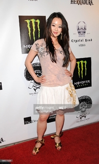 Julia Ling feet photo 13