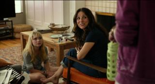 Julia Louis-Dreyfus feet photo thumbnail