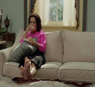 Julia Louis-Dreyfus feet photo thumbnail