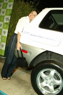 Julia Louis-Dreyfus feet photo thumbnail