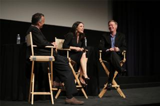 Julia Louis-Dreyfus feet photo thumbnail