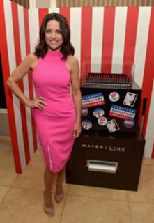 Julia Louis-Dreyfus feet photo thumbnail