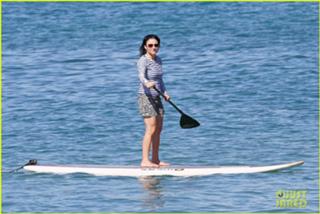 Julia Louis-Dreyfus feet photo thumbnail