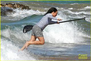 Julia Louis-Dreyfus feet photo thumbnail