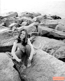 Julia Louis-Dreyfus feet photo thumbnail