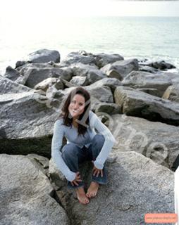 Julia Louis-Dreyfus feet photo thumbnail