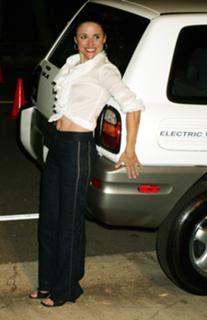 Julia Louis-Dreyfus feet photo thumbnail
