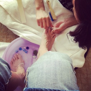 Julia Louis-Dreyfus feet photo thumbnail