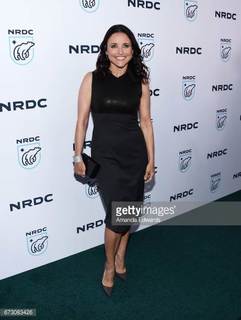 Julia Louis-Dreyfus feet photo thumbnail