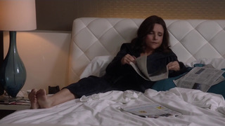 Julia Louis-Dreyfus feet photo thumbnail