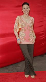 Julia Louis-Dreyfus feet photo thumbnail