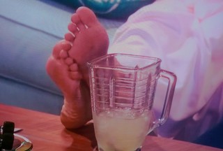Julia Louis-Dreyfus feet photo thumbnail
