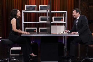 Julia Louis-Dreyfus feet photo thumbnail
