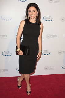 Julia Louis-Dreyfus feet photo thumbnail