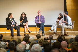 Julia Louis-Dreyfus feet photo thumbnail
