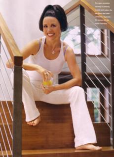 Julia Louis-Dreyfus feet photo thumbnail