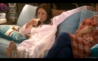 Julia Louis-Dreyfus feet photo thumbnail