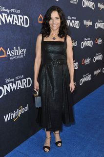 Julia Louis-Dreyfus feet photo thumbnail