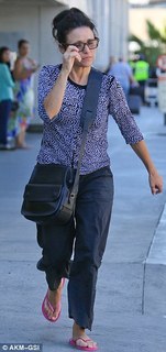 Julia Louis-Dreyfus feet photo thumbnail