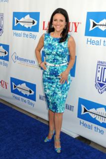 Julia Louis-Dreyfus feet photo thumbnail