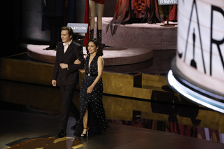 Julia Louis-Dreyfus feet photo thumbnail