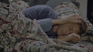 Julia Louis-Dreyfus feet photo thumbnail