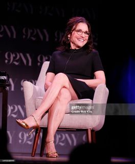 Julia Louis-Dreyfus feet photo 7