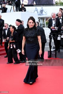 Julia Louis-Dreyfus feet photo 3