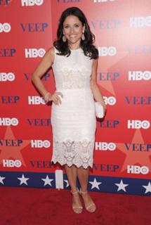 Julia Louis-Dreyfus feet photo thumbnail