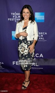 Julia Louis-Dreyfus feet photo 8