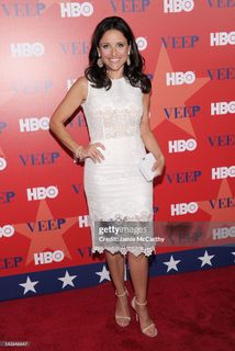 Julia Louis-Dreyfus feet photo 7