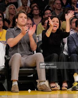 Julia Louis-Dreyfus feet photo 6