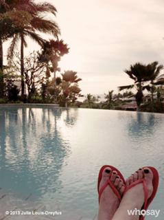 Julia Louis-Dreyfus feet photo thumbnail