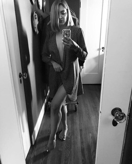 Julia Michaels feet photo 7