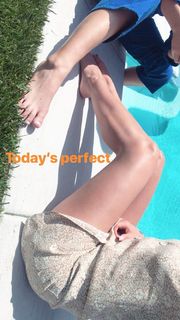 Julia Michaels feet photo 5