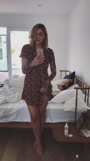 Julia Michaels feet photo 4