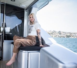 Julia Michaels feet photo 8