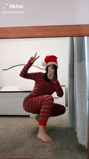 Julia Michaels feet photo 5