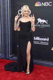 Julia Michaels feet photo 2