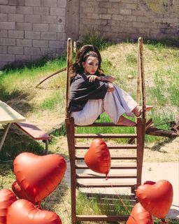 Julia Michaels feet photo 20