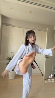Julia Nagano feet photo 9