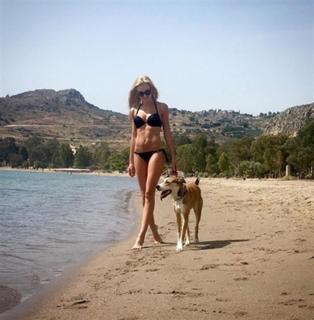 Julia Nova feet photo thumbnail