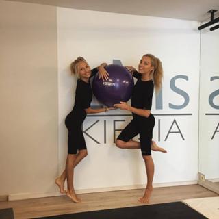 Julia Nova feet photo thumbnail