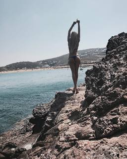 Julia Nova feet photo thumbnail