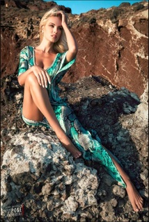 Julia Nova feet photo thumbnail